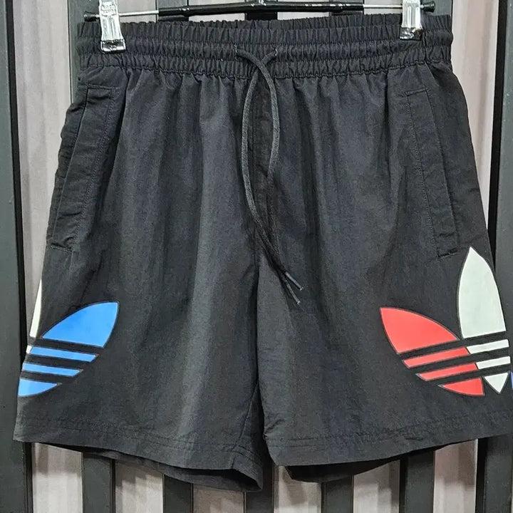 [SOLD OUT] 아디다스 트레포일 반바지 블랙 XS