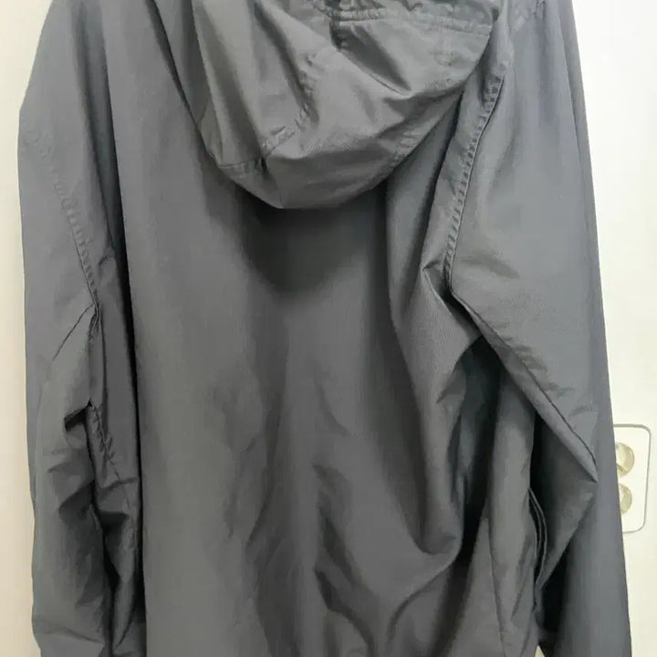 [SOLD OUT] 언더아머 바람막이