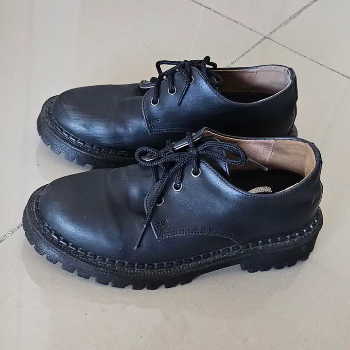 [SOLD OUT] 비에스큐티바이클래시 378 어거스트 3홀 더비 구두