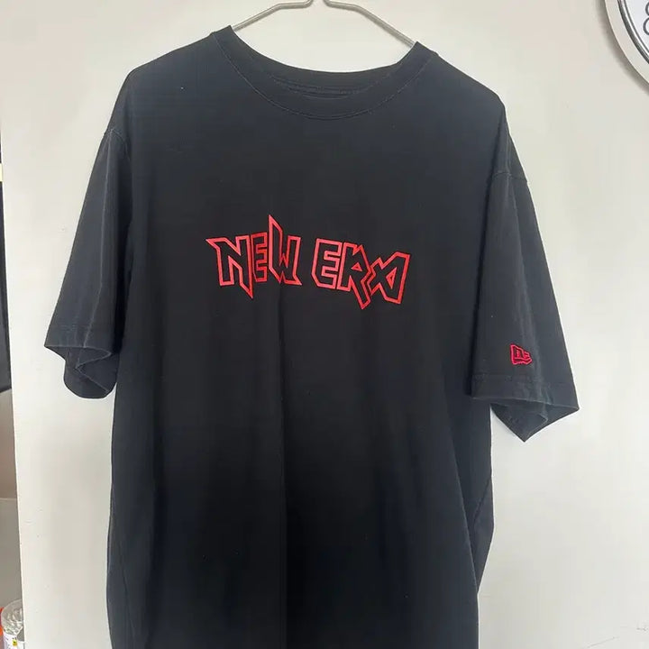 [BUNJANG] New Era Iron Maiden Graphic T-shirt (Black) XL / 뉴에라 X 아이언 메이든 백 그래픽 티셔츠 블랙 105(XL)