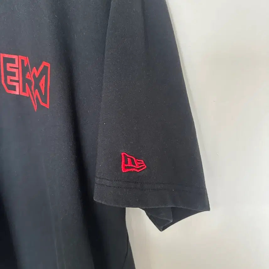 [BUNJANG] New Era Iron Maiden Graphic T-shirt (Black) XL / 뉴에라 X 아이언 메이든 백 그래픽 티셔츠 블랙 105(XL)