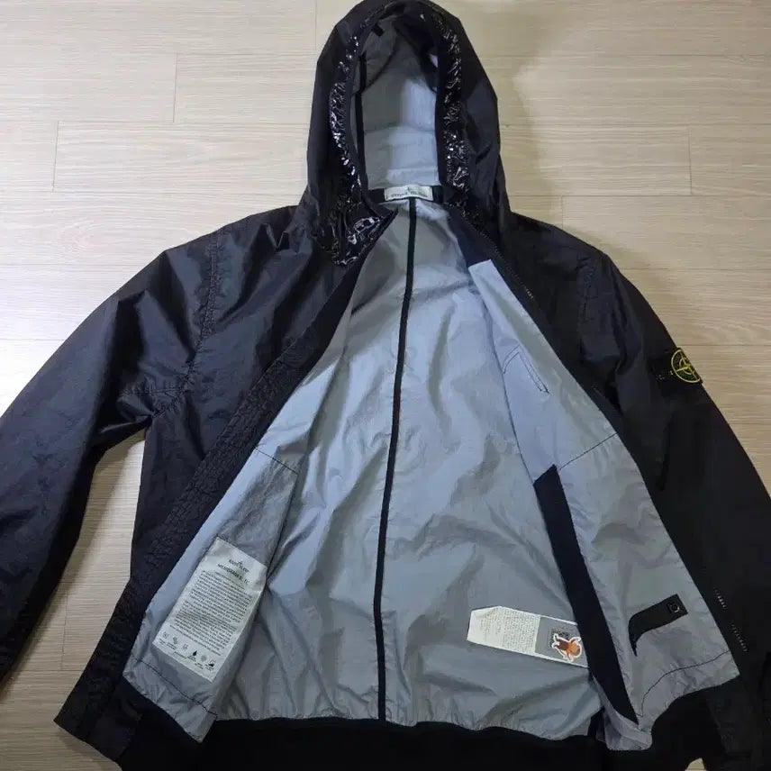 [SOLD OUT] (L) 스톤아일랜드 멤브라나 3L TC 후드 바람막이 블랙