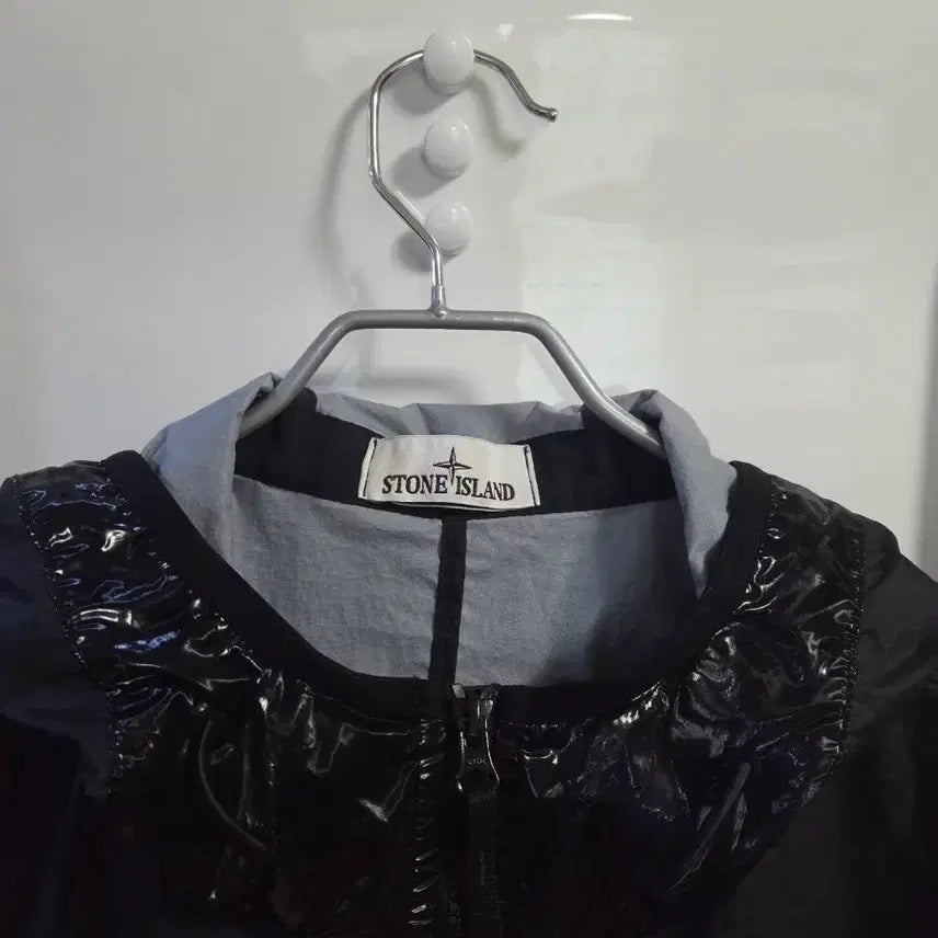 [SOLD OUT] (L) 스톤아일랜드 멤브라나 3L TC 후드 바람막이 블랙