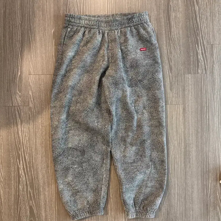 [SOLD OUT] 슈프림 조거 팬츠