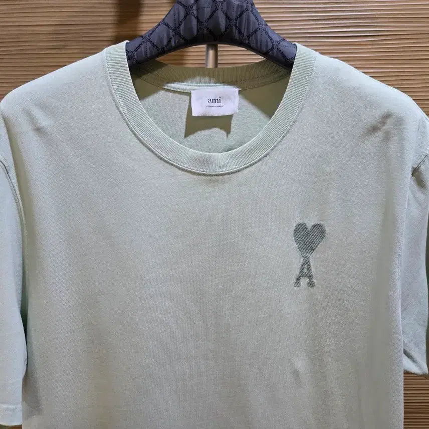 [SOLD OUT] 아미 빅하트 자수 반팔티 XL