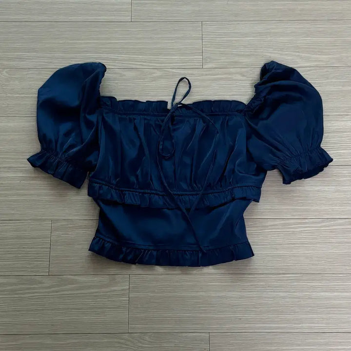 [BUNJANG] Pale Jade Satin Puff Blouse Navy / 페일제이드 새틴 퍼프 블라우스 네이비