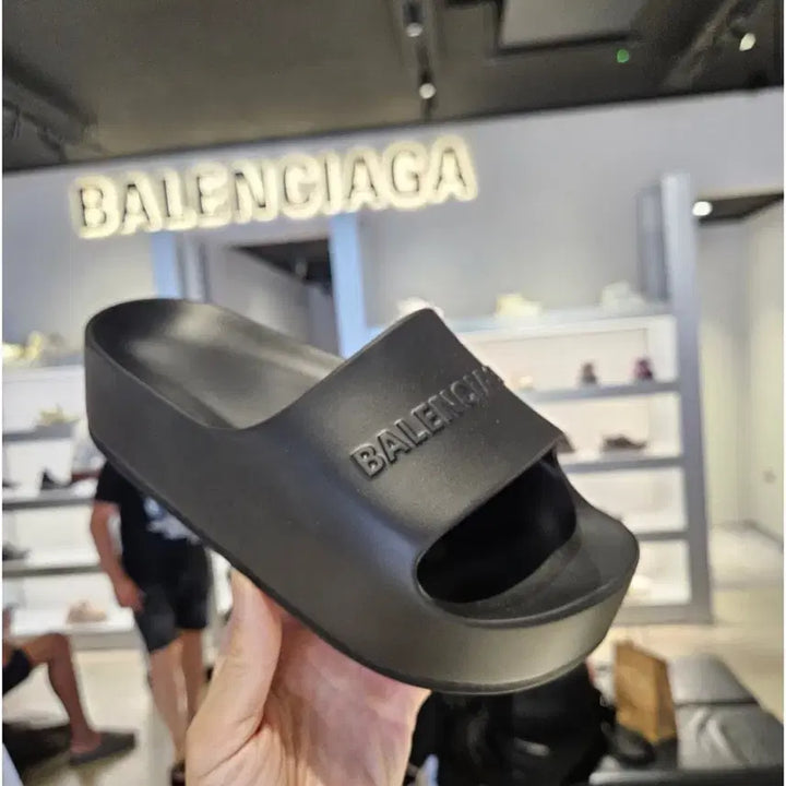 [SOLD OUT] 발렌시아가 블랙 슬라이드 37