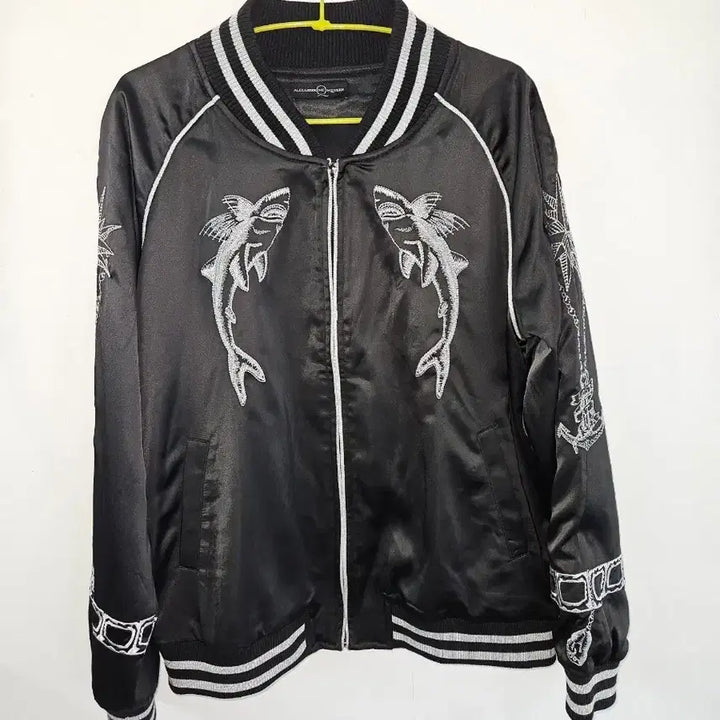 [BUNJANG] Alexander McQueen Shark Embroidered Bomber Jacket / 알렉산더 맥퀸 블랙 자켓 봄버 샤크 엠브로이드