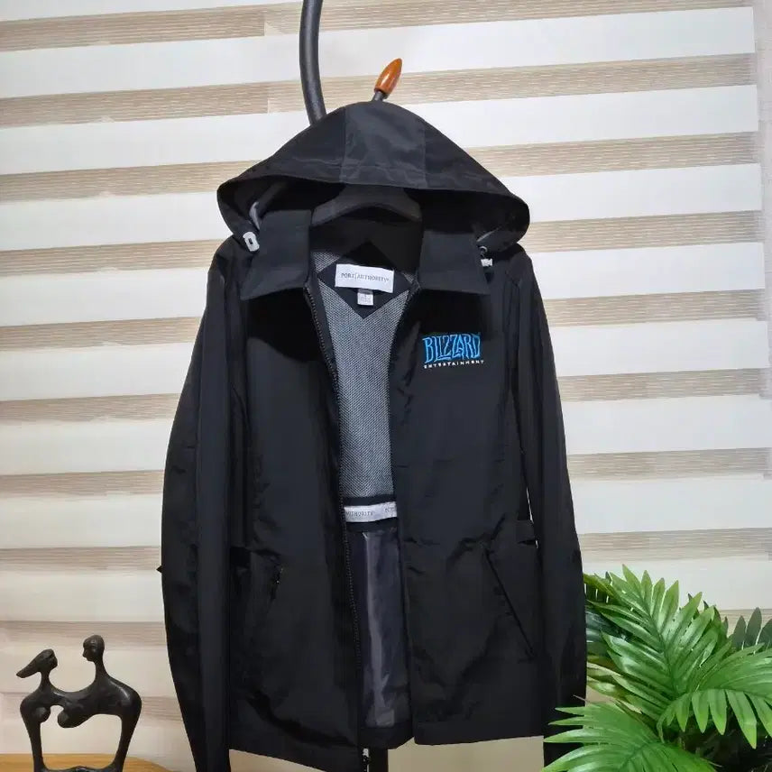 [BUNJANG] Blizzard Hooded Windbreaker Jacket (S) / 블리자드  후드 바람막이 자켓S<새상품 >