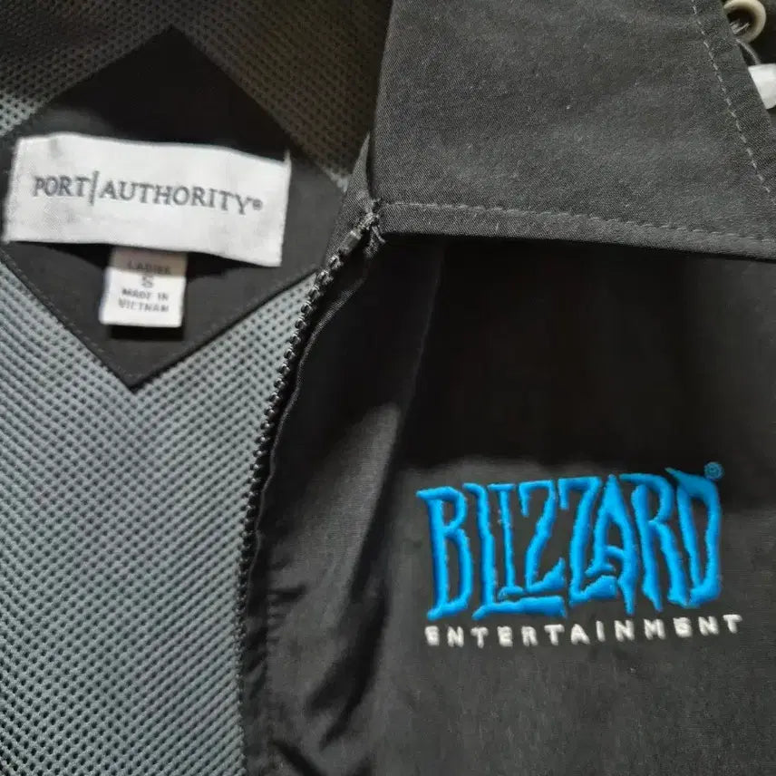 [BUNJANG] Blizzard Hooded Windbreaker Jacket (S) / 블리자드  후드 바람막이 자켓S<새상품 >