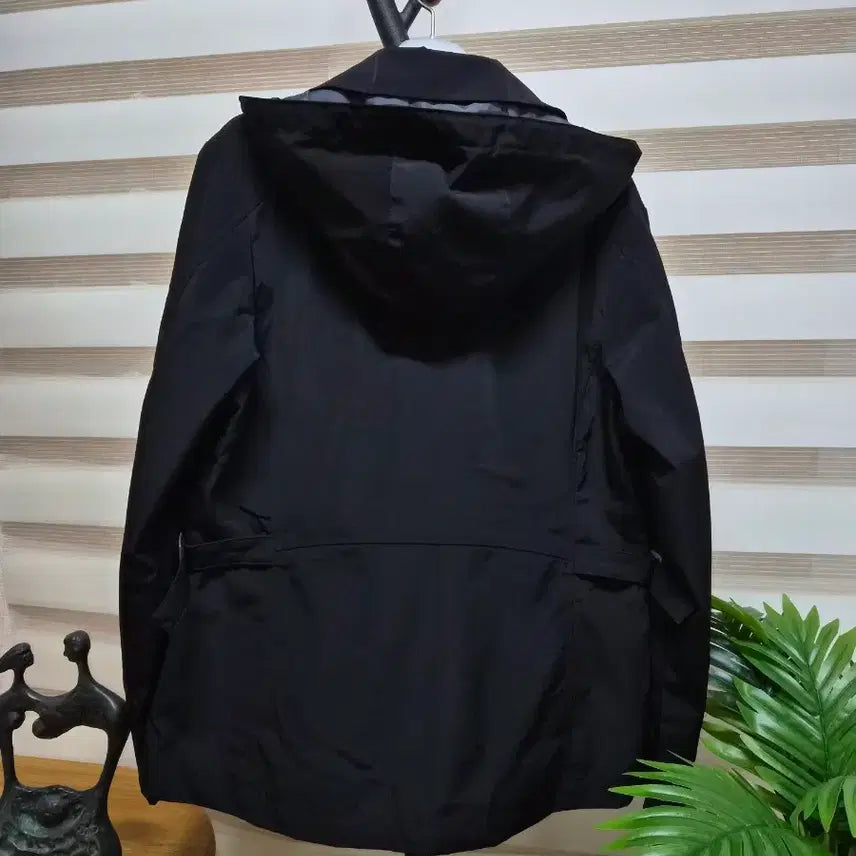 [BUNJANG] Blizzard Hooded Windbreaker Jacket (S) / 블리자드  후드 바람막이 자켓S<새상품 >