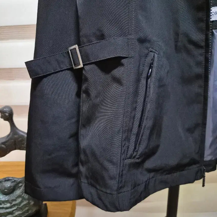 [BUNJANG] Blizzard Hooded Windbreaker Jacket (S) / 블리자드  후드 바람막이 자켓S<새상품 >