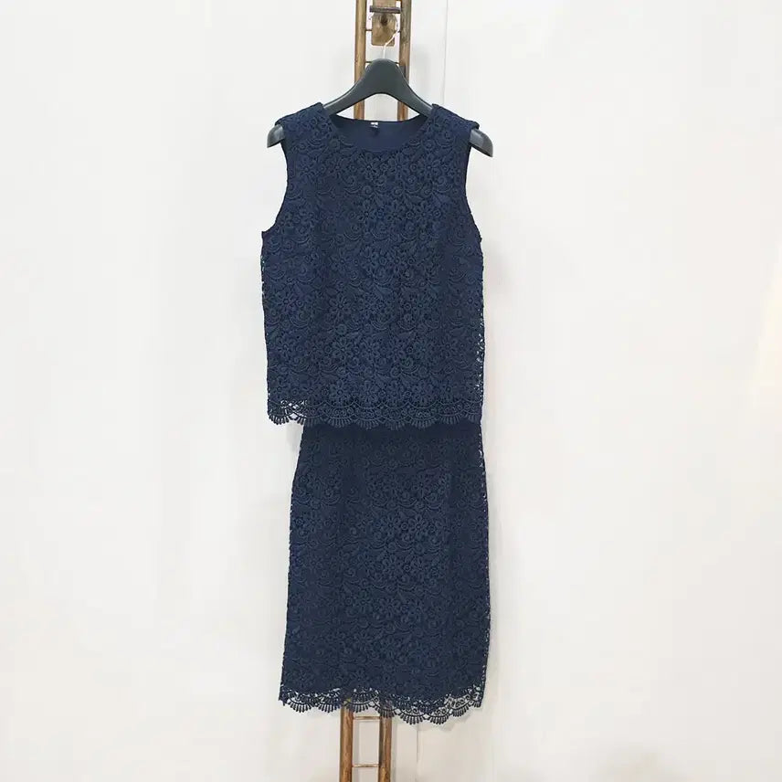 [BUNJANG] Uniqlo Lace Set (S) / (kk69553)유니클로 레이스 셋업 (민소매+스커트)S