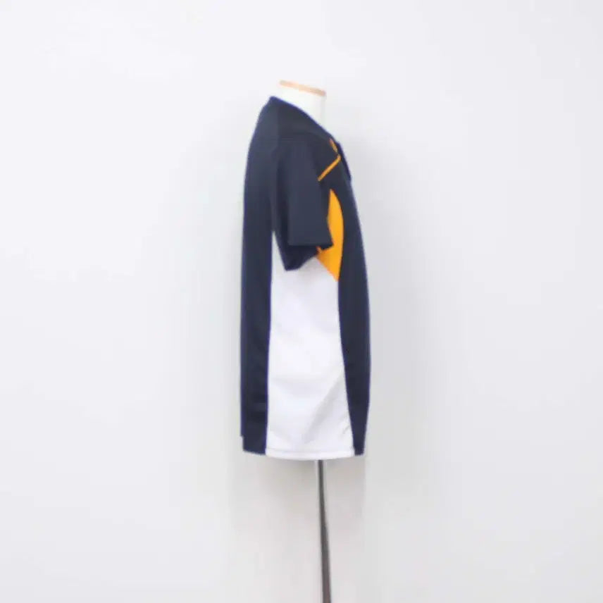 [SOLD OUT] [정품] 데상트 남성 브이넥티 반팔 레저 상의 운동복 105사이즈 정인샵