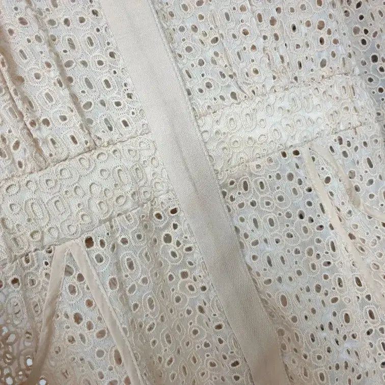 [BUNJANG] MINE Beige Eyelet Punch Fit-and-Flare Dress / 한섬 MINE 마인 베이지 아일렛 펀칭 핏앤플레어 원피스 (슬립포함)