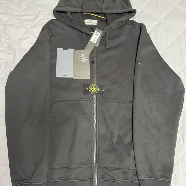 [SOLD OUT] [2XL]24SS 스톤아일랜드 블랙 후드집업