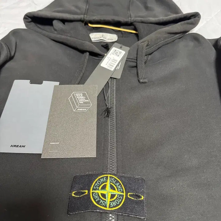 [SOLD OUT] [2XL]24SS 스톤아일랜드 블랙 후드집업