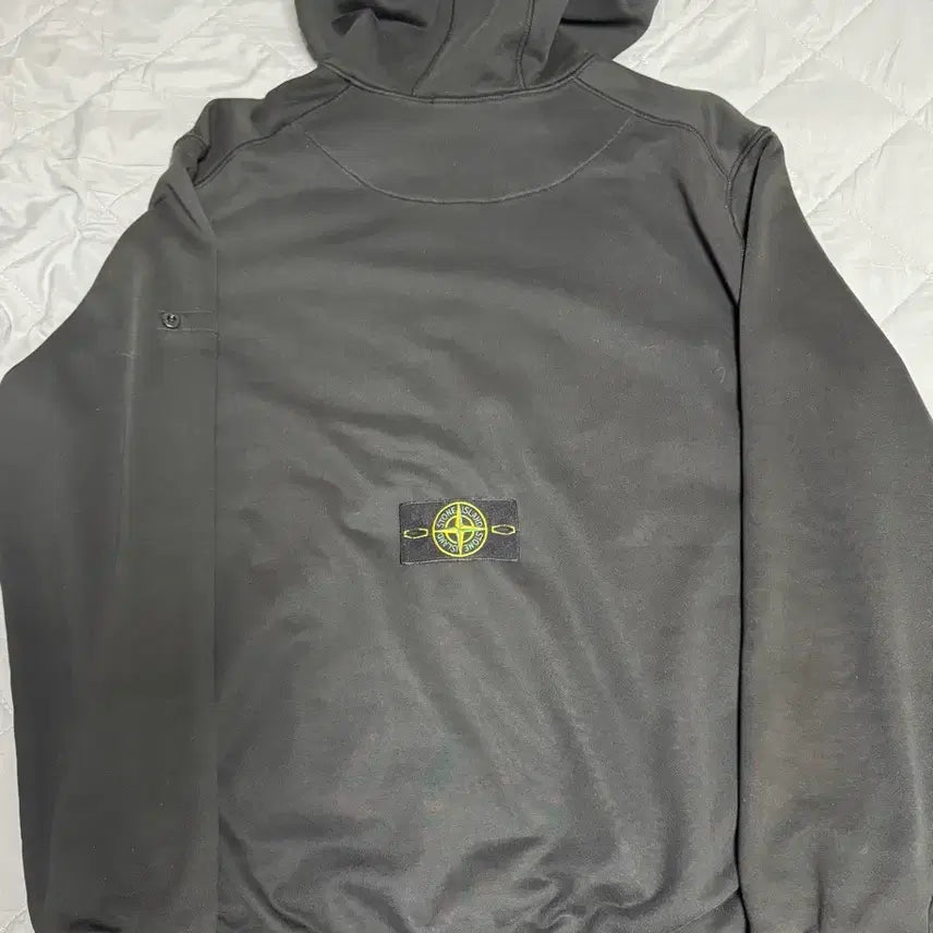 [SOLD OUT] [2XL]24SS 스톤아일랜드 블랙 후드집업