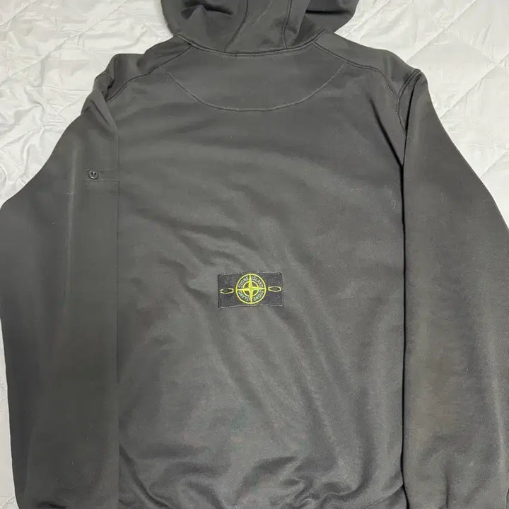 [SOLD OUT] [2XL]24SS 스톤아일랜드 블랙 후드집업
