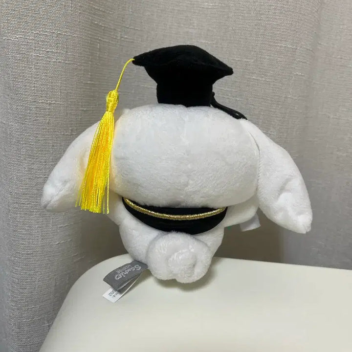 [SOLD OUT] 시나모롤 졸업 학사모 인형 키링