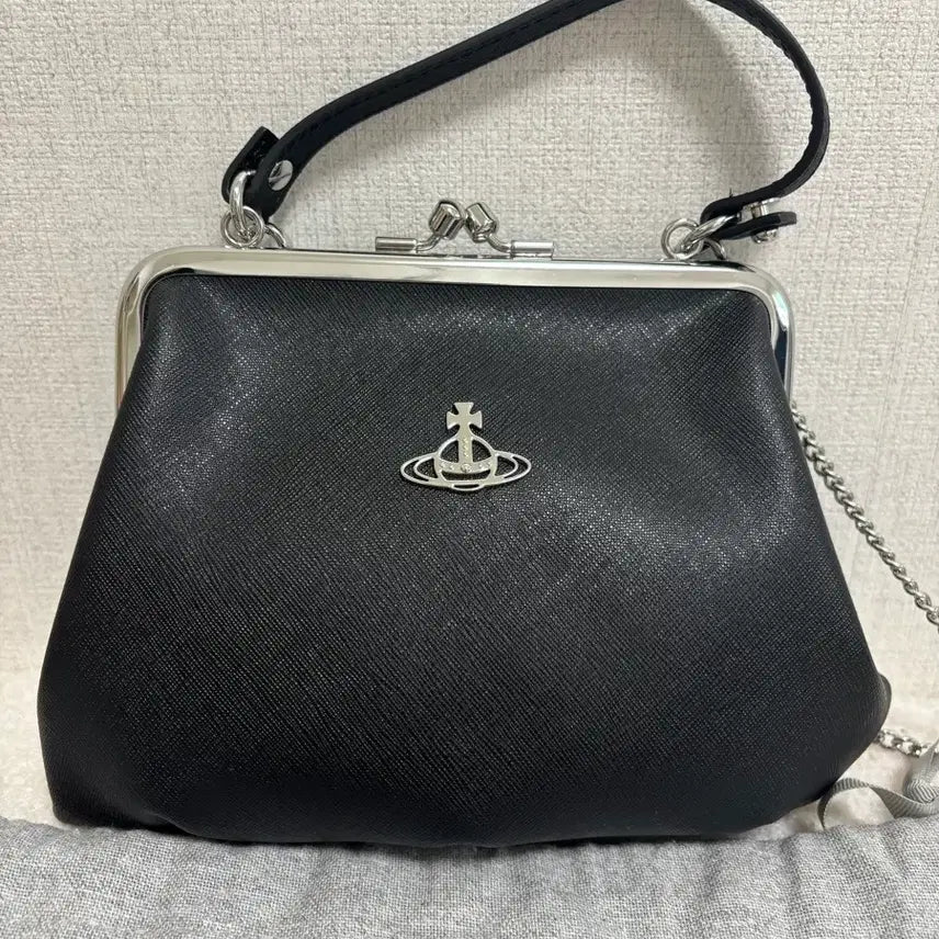 [SOLD OUT] 비비안웨스트우드 그래니 프레임 블랙 백 복조리 백