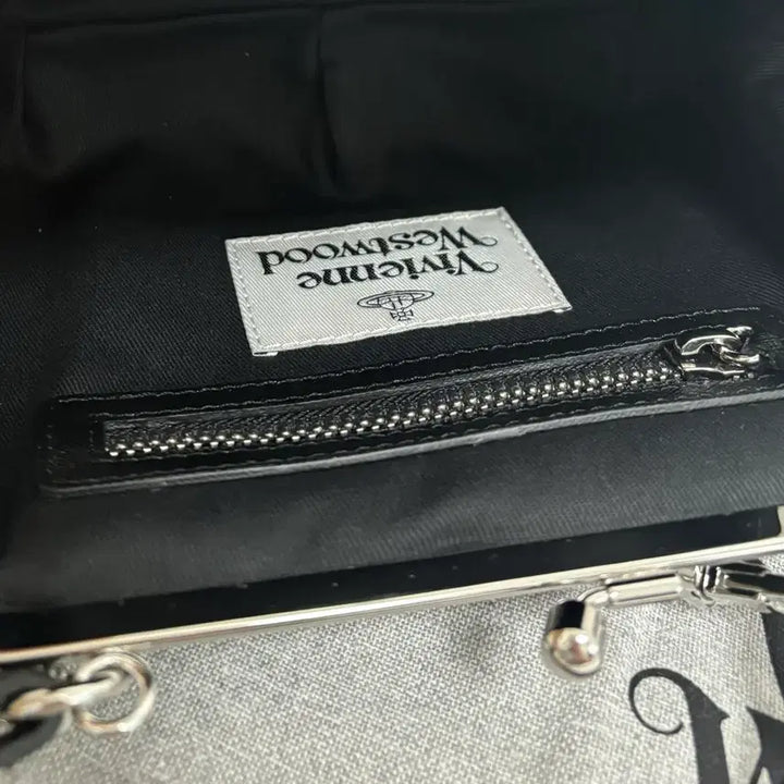 [SOLD OUT] 비비안웨스트우드 그래니 프레임 블랙 백 복조리 백
