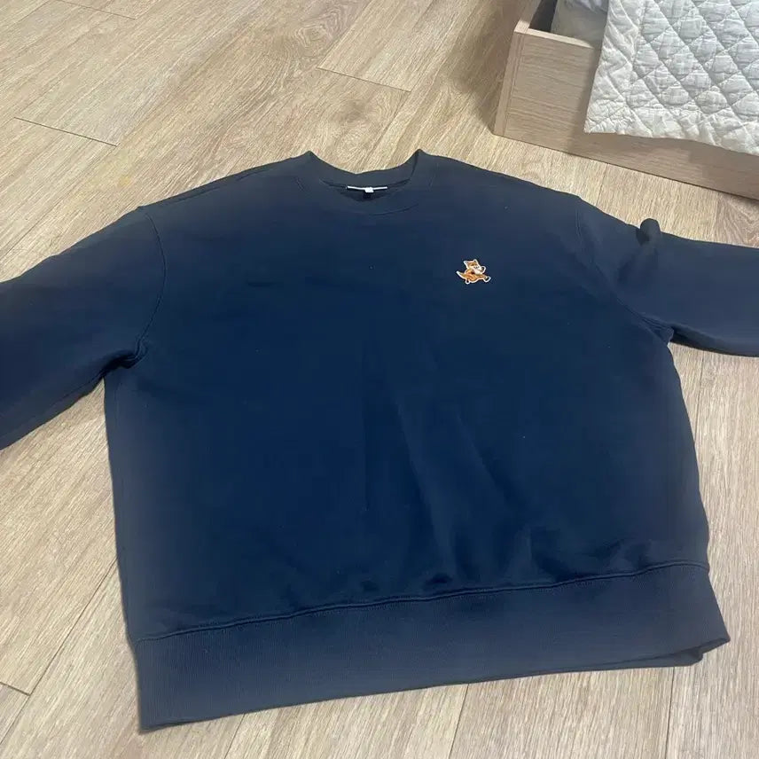 [BUNJANG] Maison Kitsune Fox Patch Sweatshirt Navy / 메종키츠네 폭스 패치 맨투맨 네이비