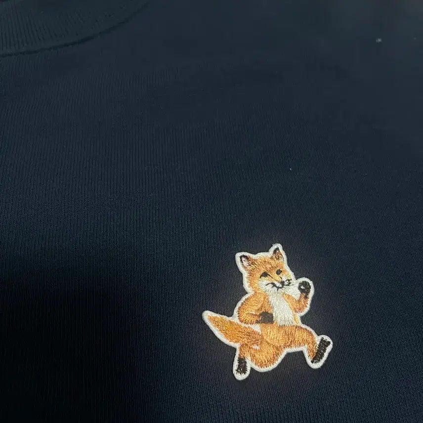 [BUNJANG] Maison Kitsune Fox Patch Sweatshirt Navy / 메종키츠네 폭스 패치 맨투맨 네이비