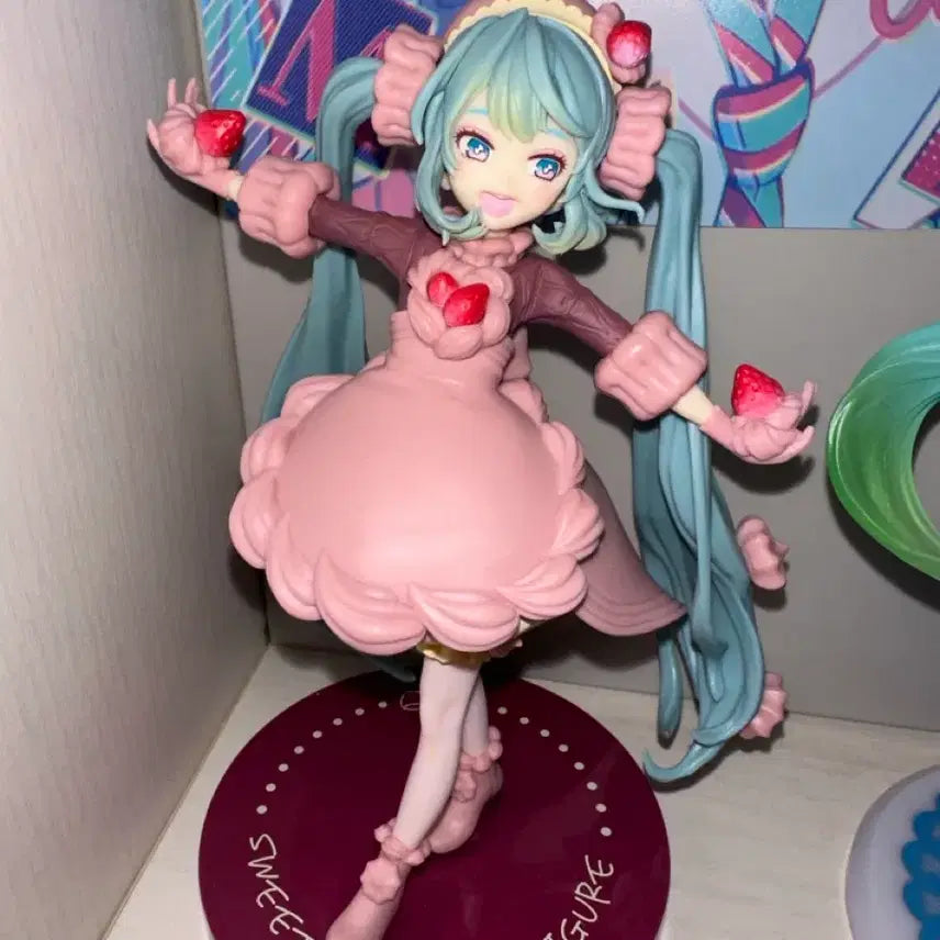[BUNJANG] Furyu Hatsune Miku Strawberry Choco Cake Ver. Figure / 후류 하츠네 미쿠 딸기 초코케익 Ver. 스위트 스위츠