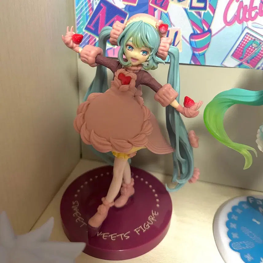 [BUNJANG] Furyu Hatsune Miku Strawberry Choco Cake Ver. Figure / 후류 하츠네 미쿠 딸기 초코케익 Ver. 스위트 스위츠