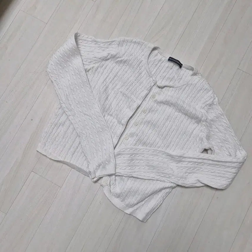 [SOLD OUT] 브랜디멜빌 화이트 가디건 니트