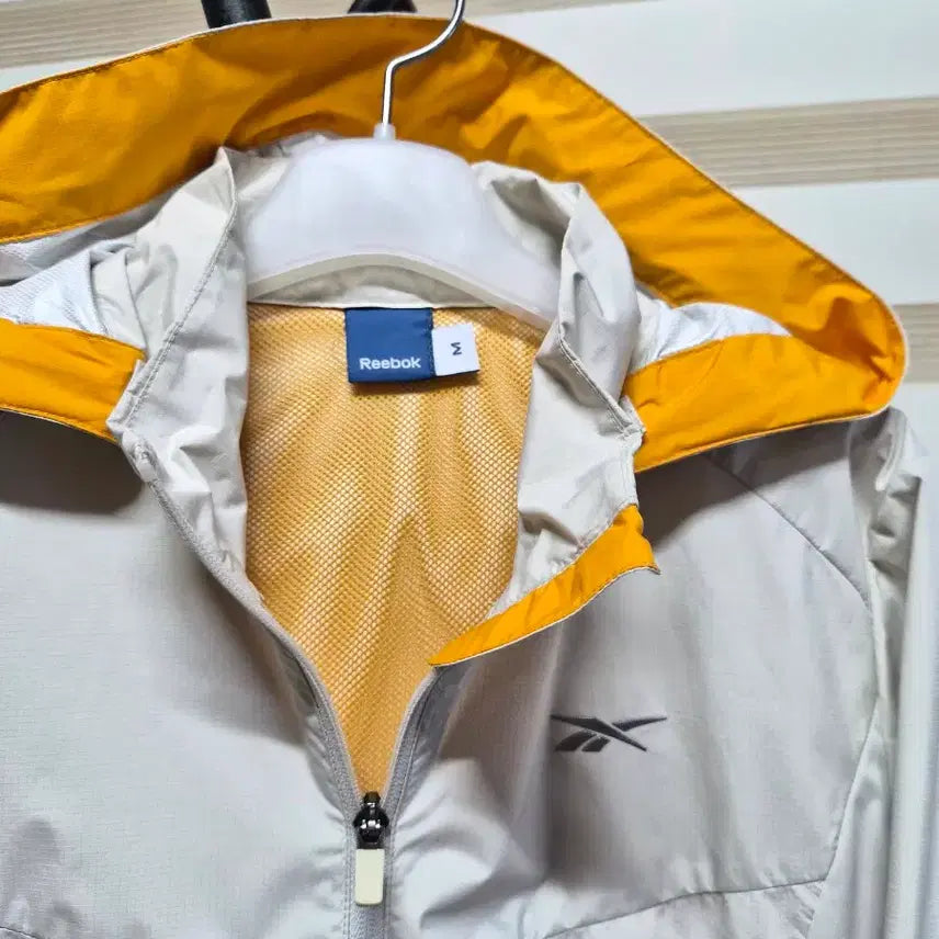 [SOLD OUT] 리복 후드 바람막이 자켓 M