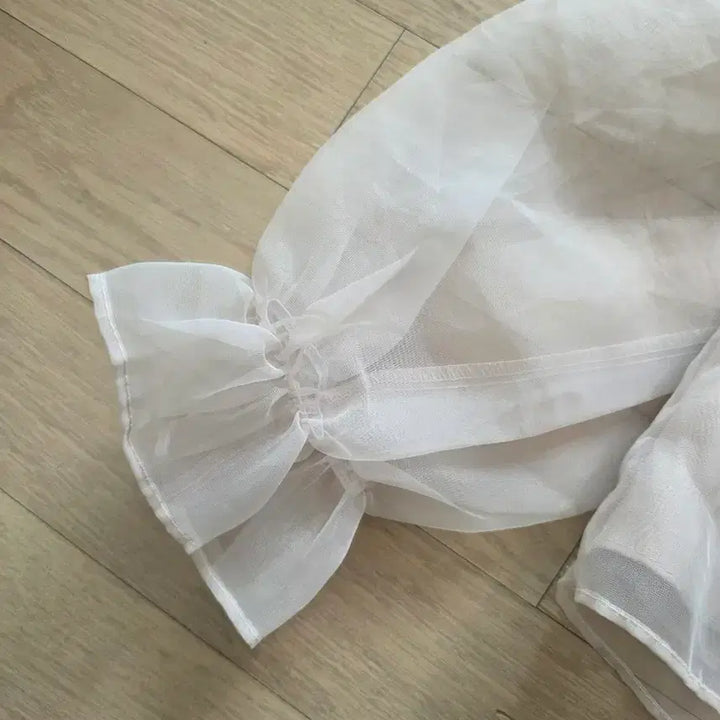 [BUNJANG] Fairy Organza Off-Shoulder Top / 페어리 오간자 오프숄더