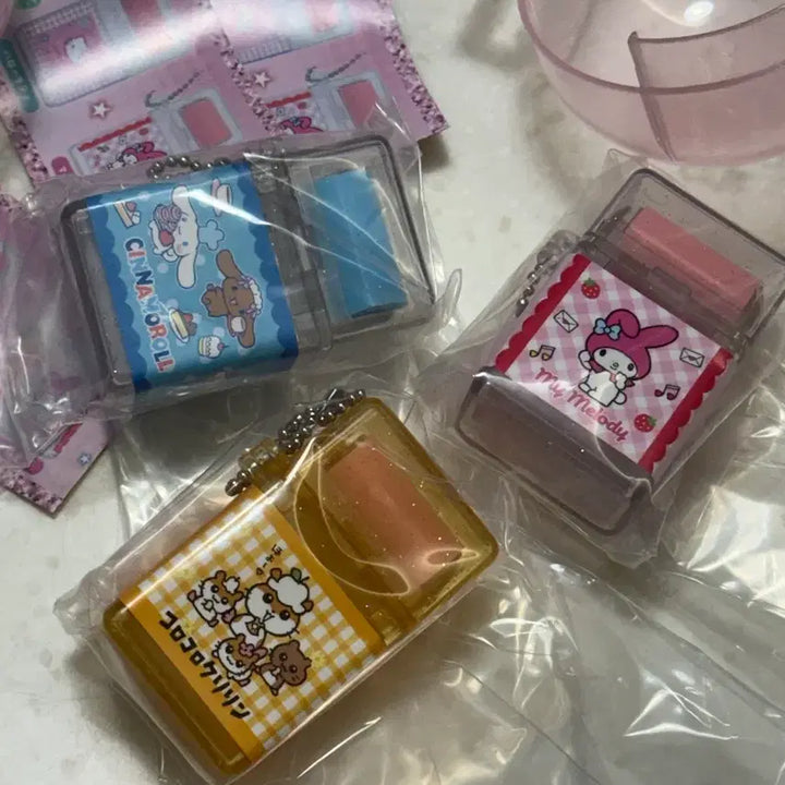 [BUNJANG] Sanrio Roller Eraser Keychain Gacha (My Melody, Kuririn, Cinnamoroll) / 산리오 롤러 지우개 키링 가챠(마이멜로디, 쿠리링, 시나모롤)