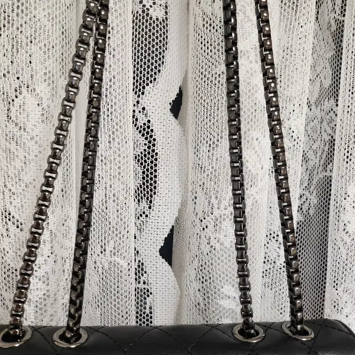 [BUNJANG] Black Quilted Chain Crossbody Bag / 블랙 퀼팅 체인 크로스백 가방