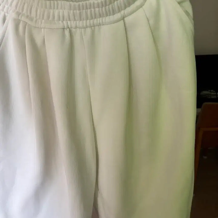 [BUNJANG] Ivory Bermuda Shorts / 아이보리색 8부버뮤다 팬츠