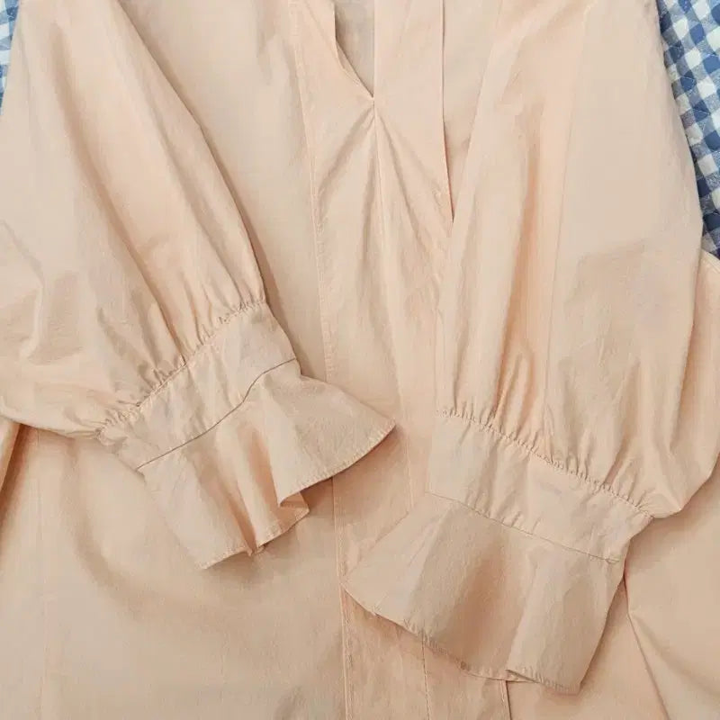 [BUNJANG] V-Neck Peach Blouse / A4296   브이넥 셔츠 블라우스