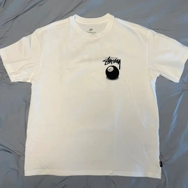 [SOLD OUT] 나이키 x 스투시 NRG FL SS 8볼 티셔츠 화이트