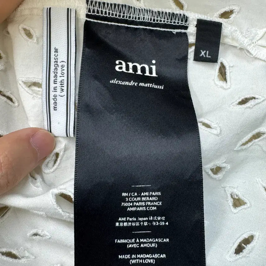 [BUNJANG] Ami Embroidered Half Shirt - XL / 아미 엠브로이더드 하프 셔츠