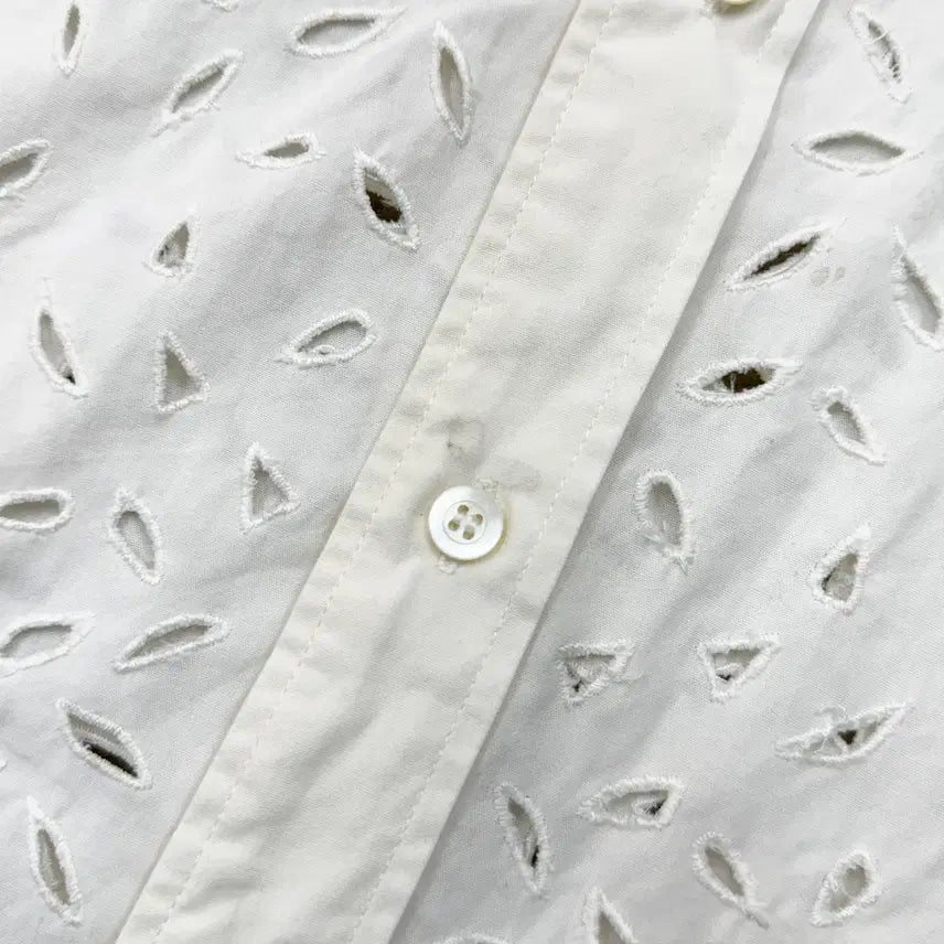 [BUNJANG] Ami Embroidered Half Shirt - XL / 아미 엠브로이더드 하프 셔츠