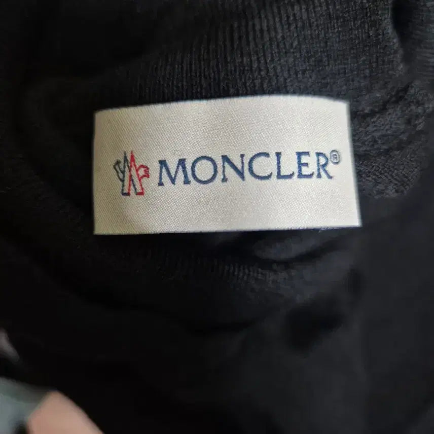 [BUNJANG] Moncler Turtleneck Knit Sweater / 몽클레르 터틀넥 니트 판매합니다.