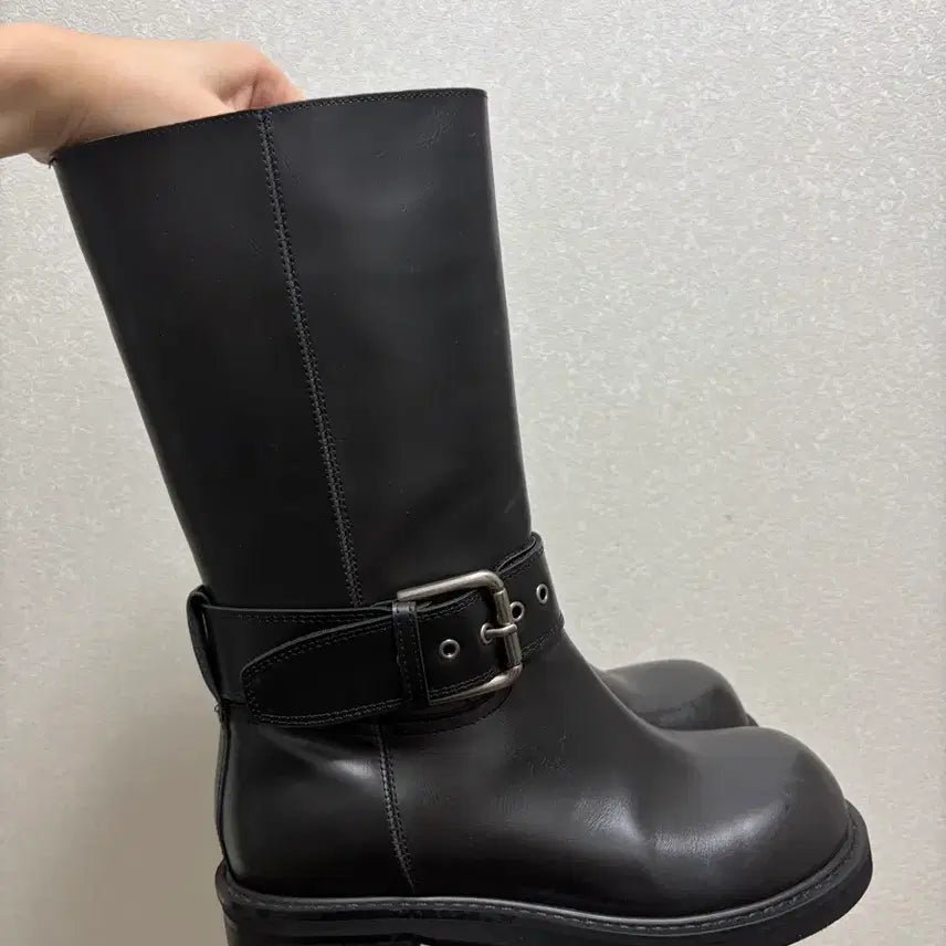 [SOLD OUT] 블랙업 미들부츠240 (착샷0)