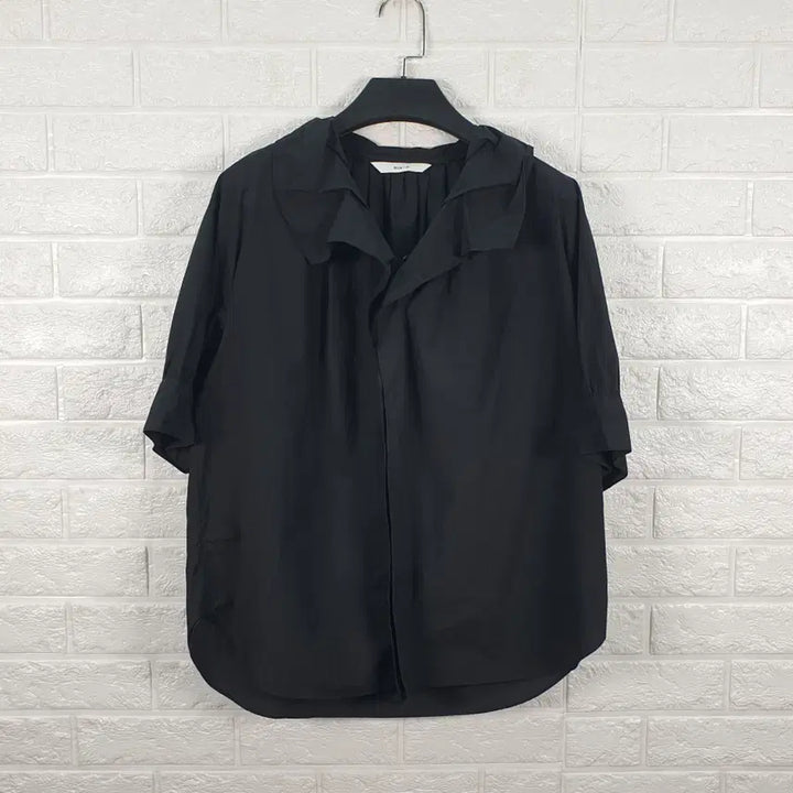 [BUNJANG] F Ruffle Collar Blouse / [F]블루아이디 러플 카라 바스락 블라우스