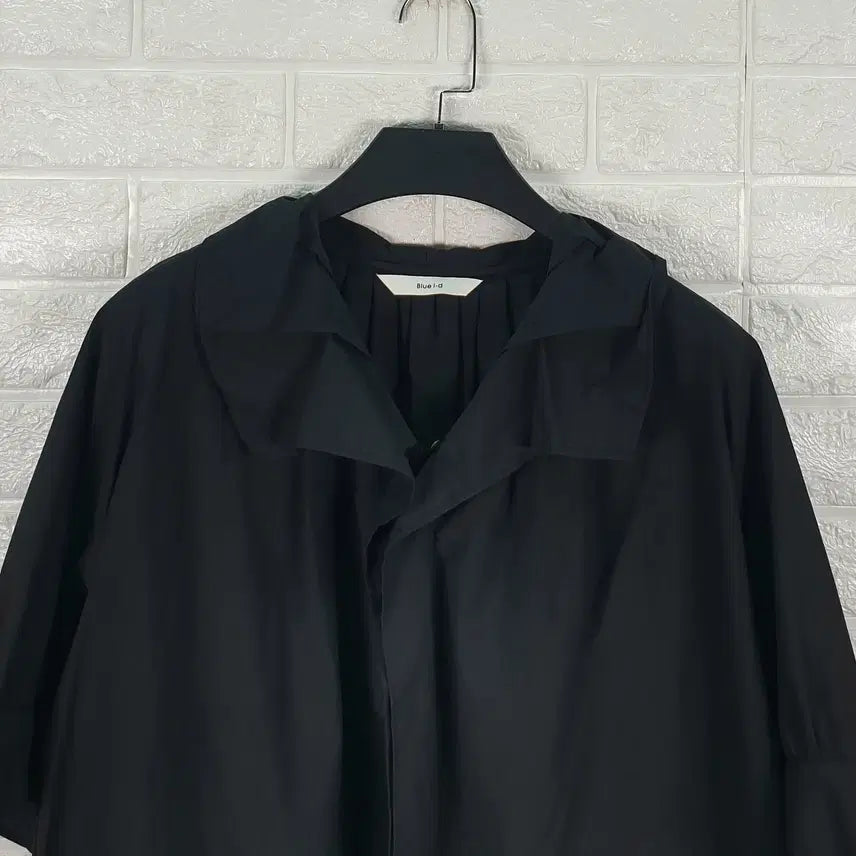 [BUNJANG] F Ruffle Collar Blouse / [F]블루아이디 러플 카라 바스락 블라우스