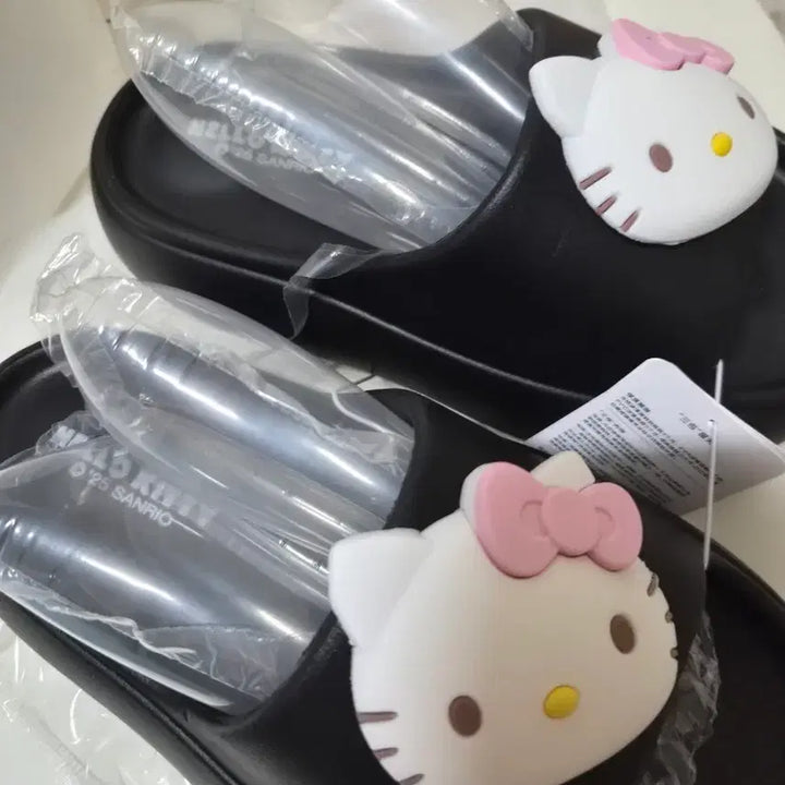 [BUNJANG] Hello Kitty Black Platform Slippers / 헬로키티 블랙 통굽 슬리퍼 새상품 240