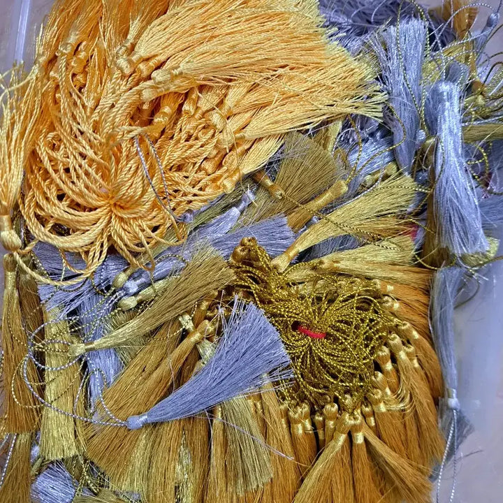 [SOLD OUT] D8 재고정리 1.2kg 태슬 핸드폰 가방 키링 DIY부자재 약1100개