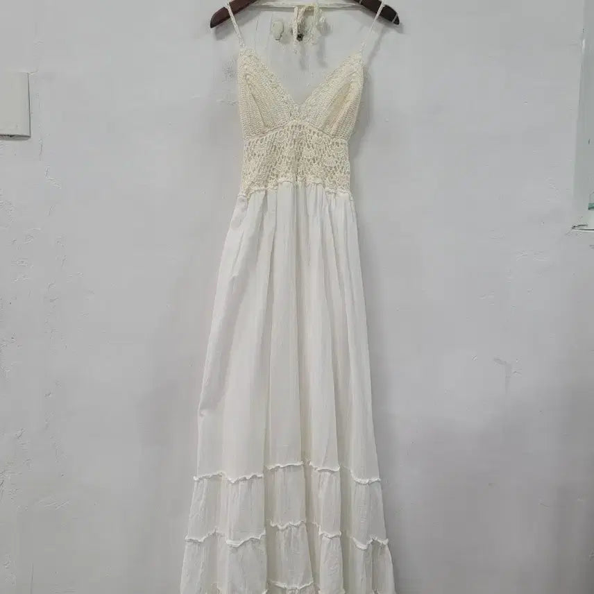 [BUNJANG] White Halter Neck Crochet Long Dress / 화이트 홀터넥 크로셰 롱 원피스