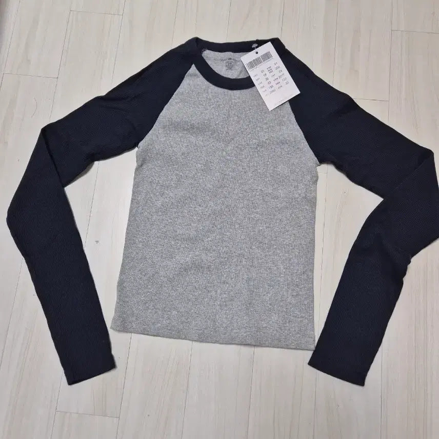 [SOLD OUT] 브랜디멜빌 롱슬리브 립 티셔츠