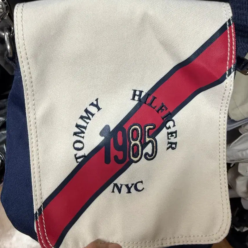 [BUNJANG] Tommy Hilfiger 1985 Crossbody Bag / 타미힐피거 1985 크로스백