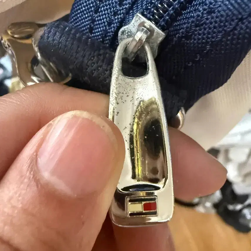 [BUNJANG] Tommy Hilfiger 1985 Crossbody Bag / 타미힐피거 1985 크로스백